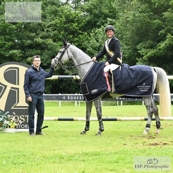Simon Buckley takes the win in the penultimate Redpost Equestrian Senior Foxhunter Second Round at Bicton Arena